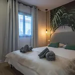 The Little Jewel With Ocean View - Americas Apartman