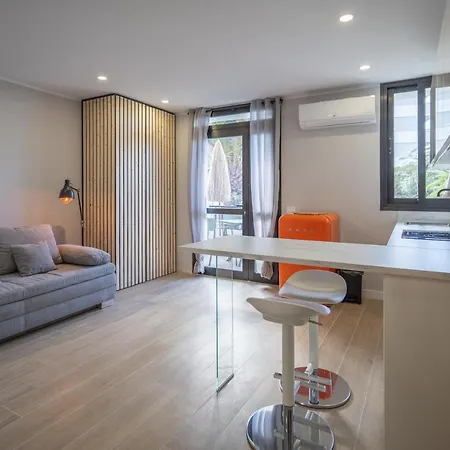 The Little Jewel With Ocean View - Americas Apartment *